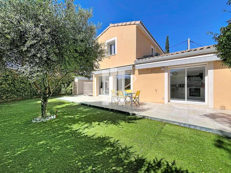 Maison Fréjus - 3 chambres - 87m²