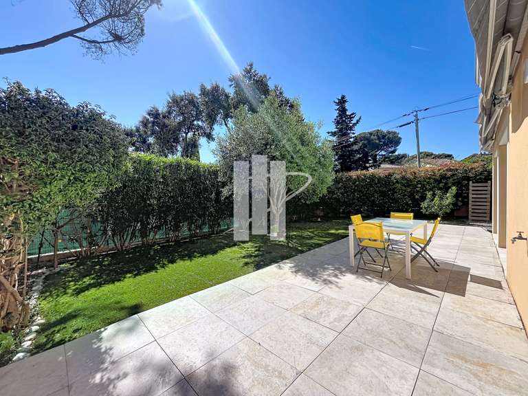 Maison Fréjus - 3 chambres - 87m²