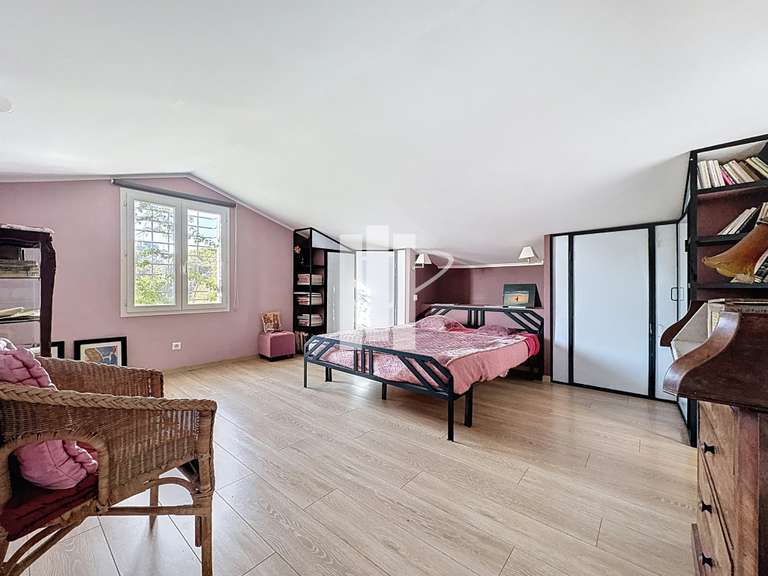 Maison Fréjus - 4 chambres - 196m²