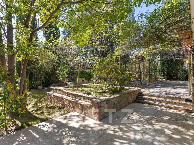 Maison Fréjus - 6 chambres - 320m²