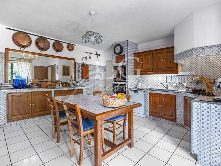 Maison Fréjus - 5 chambres - 270m²