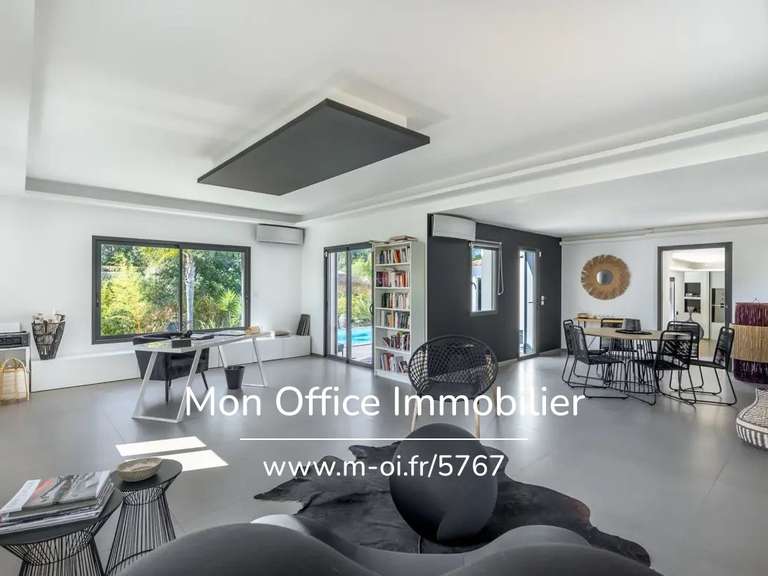 Maison Fréjus - 7 chambres - 285m²