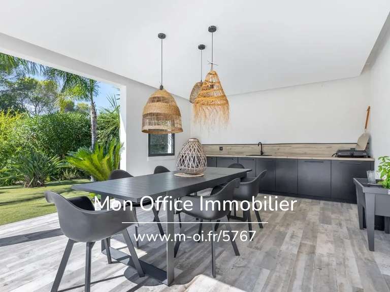 Maison Fréjus - 7 chambres - 285m²