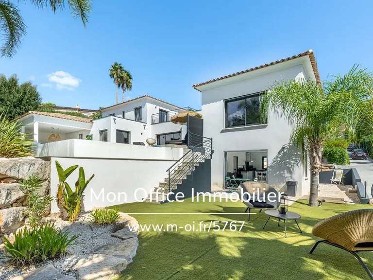 Maison Fréjus - 7 chambres - 285m²
