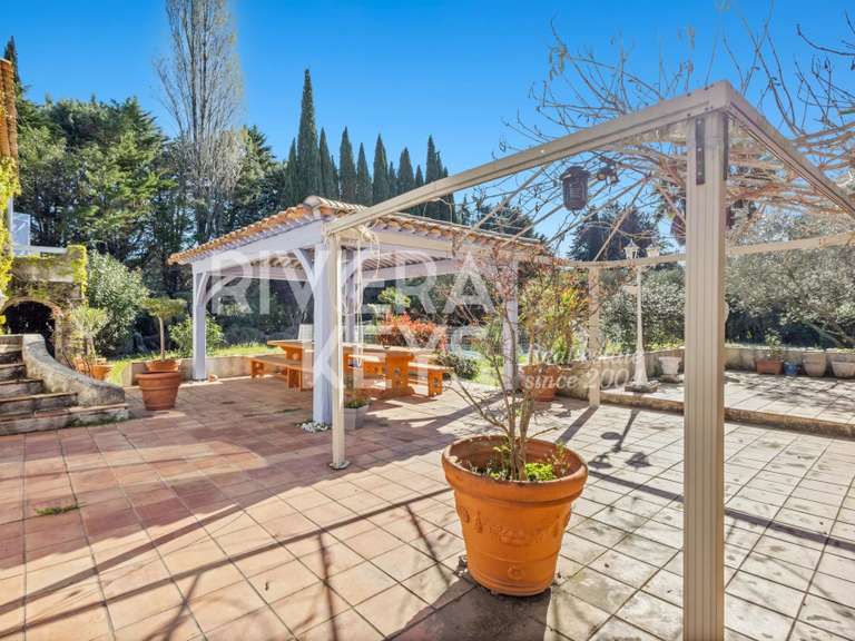 Property Fréjus - 7 bedrooms - 215m²