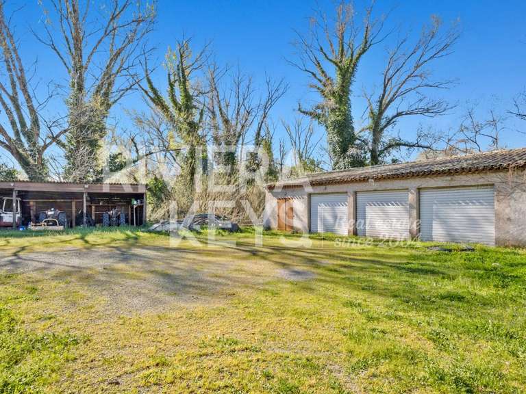 Property Fréjus - 7 bedrooms - 215m²