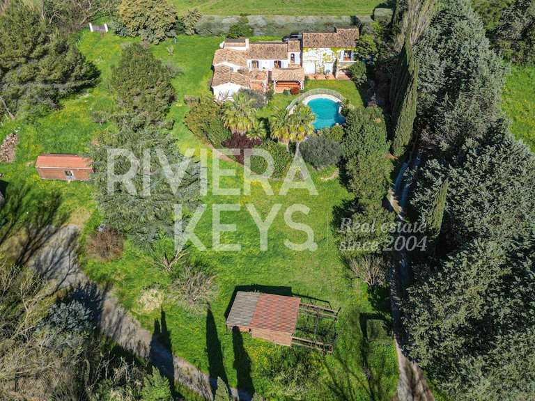 Property Fréjus - 7 bedrooms - 215m²