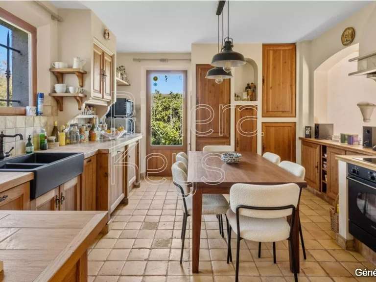 Propriété Fréjus - 7 chambres - 215m²