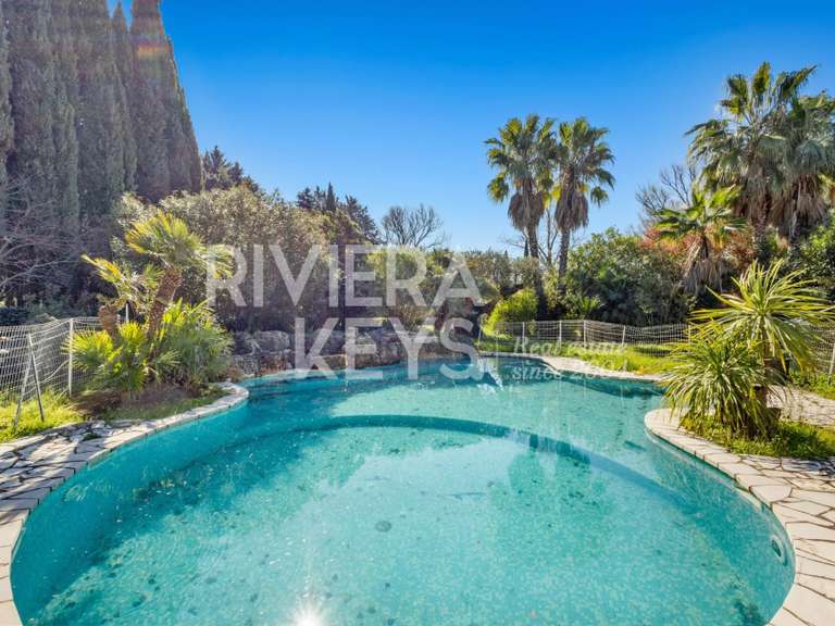 Property Fréjus - 7 bedrooms - 215m²