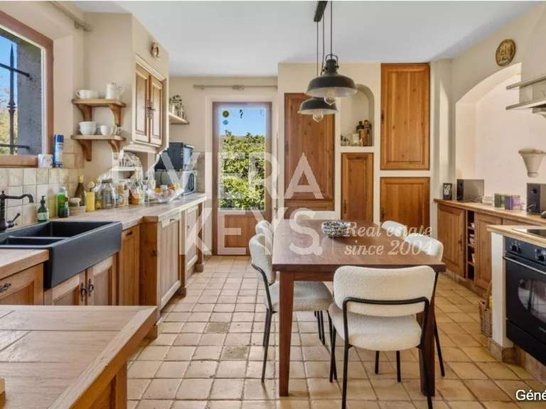 Property Fréjus - 7 bedrooms - 215m²