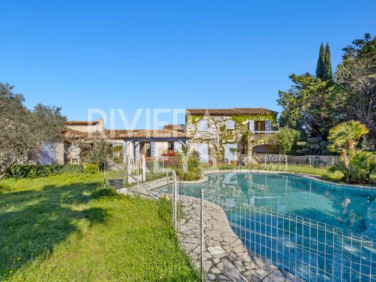 Property Fréjus - 7 bedrooms - 215m²