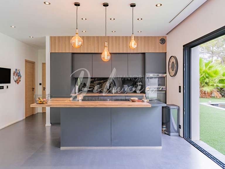 Villa Fréjus - 4 bedrooms - 165m²