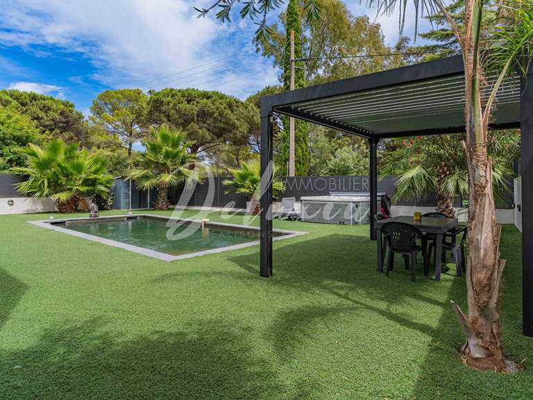 Villa Fréjus - 4 bedrooms - 165m²