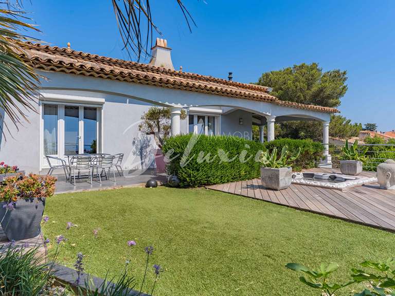 Villa with Sea view Fréjus - 5 bedrooms - 301m²