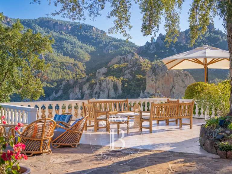 Villa Fréjus - 4 bedrooms - 175m²