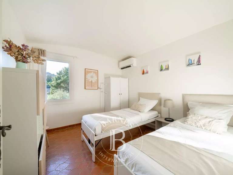 Villa Fréjus - 4 bedrooms - 175m²