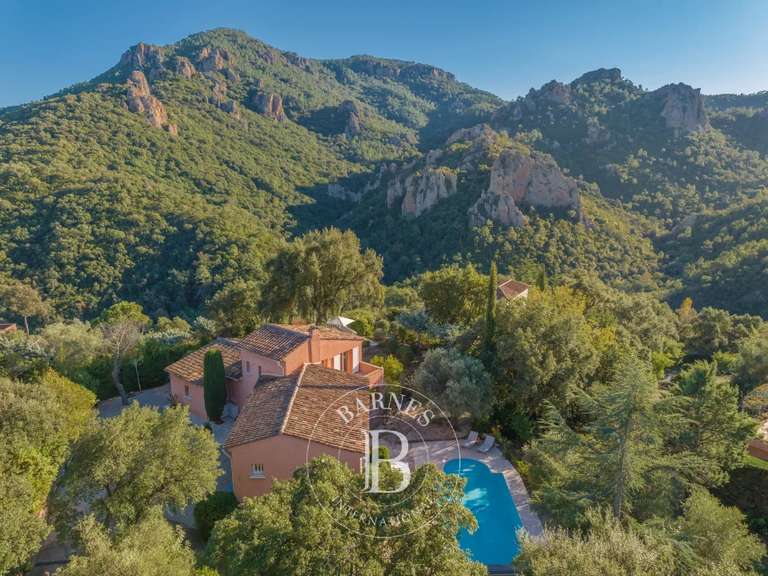 Villa Fréjus - 4 bedrooms - 175m²