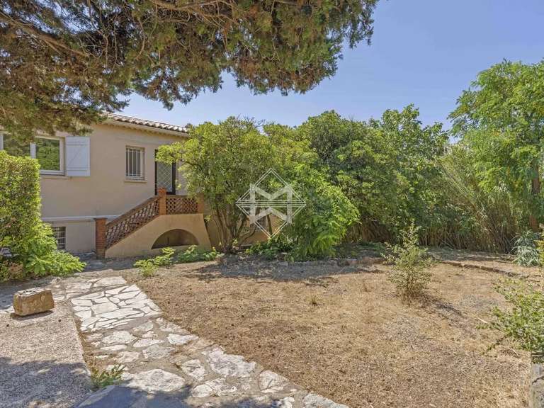 Villa Fréjus - 7 bedrooms - 171m²