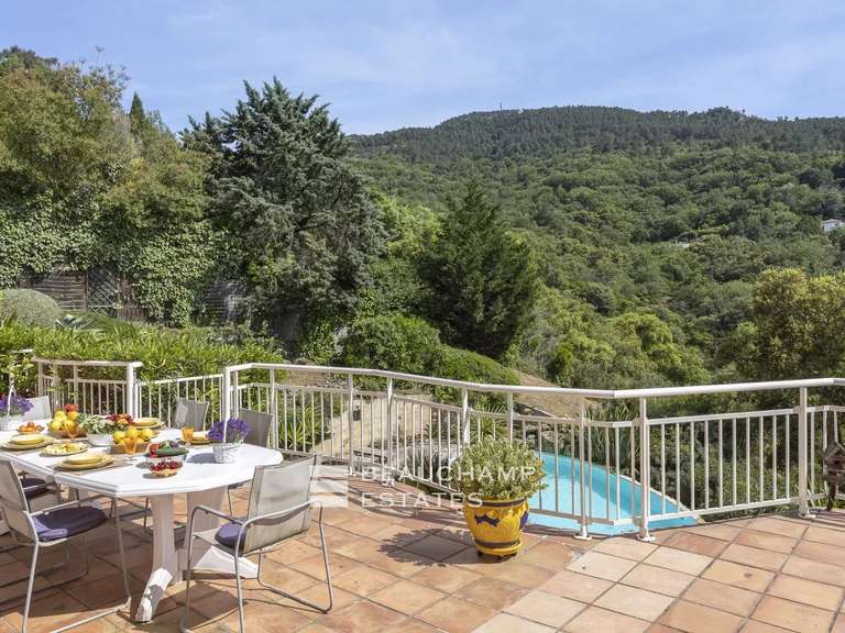 Villa Fréjus - 4 bedrooms - 216m²