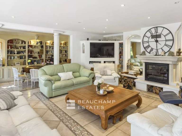 Villa Fréjus - 4 bedrooms - 216m²