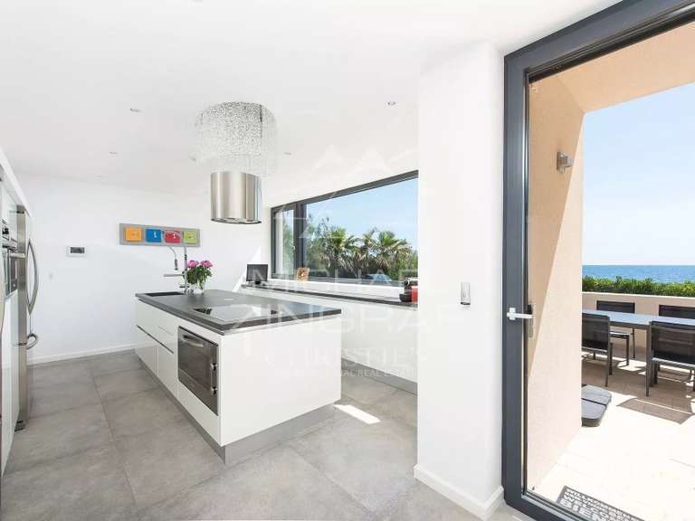 Villa Fréjus - 5 chambres - 238m²