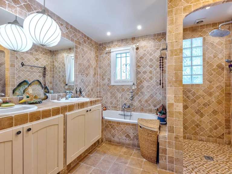 Villa Fréjus - 260m²