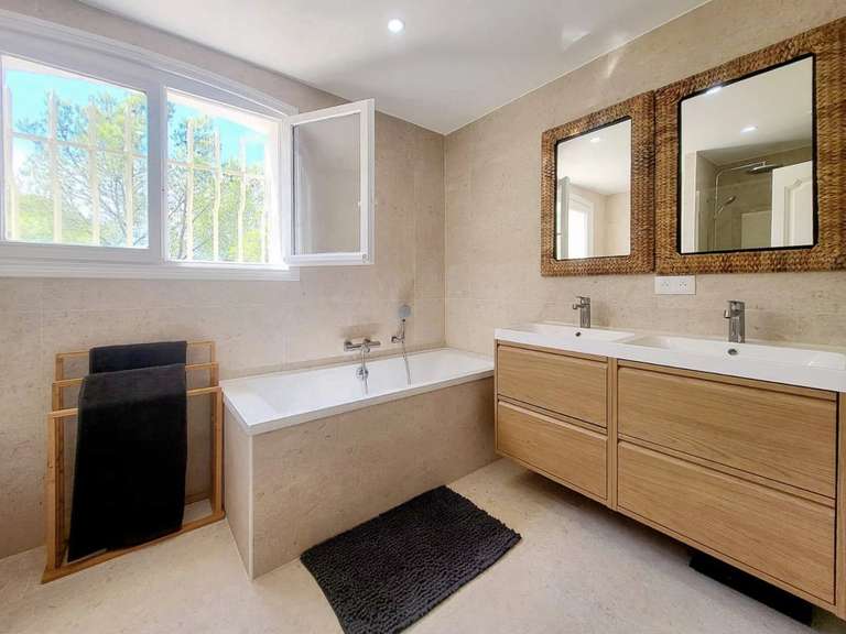 Villa Fréjus - 5 chambres - 280m²