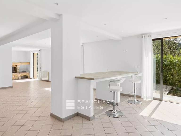 Villa Fréjus - 3 bedrooms - 328m²