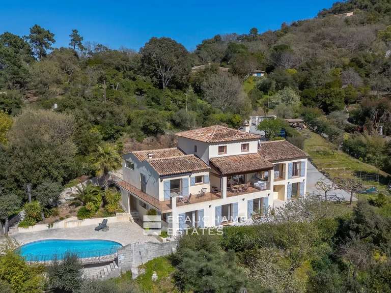 Villa Fréjus - 3 bedrooms - 328m²