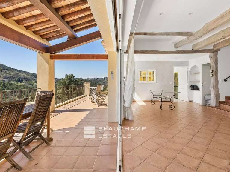 Villa Fréjus - 3 bedrooms - 328m²