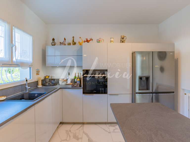 Villa with Sea view Fréjus - 6 bedrooms - 179m²
