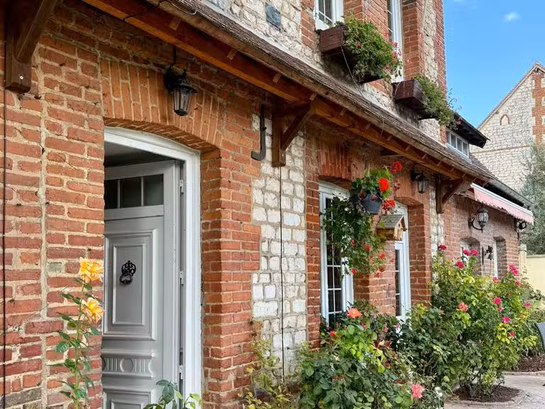 Maison Freneuse - 3 chambres - 231m²