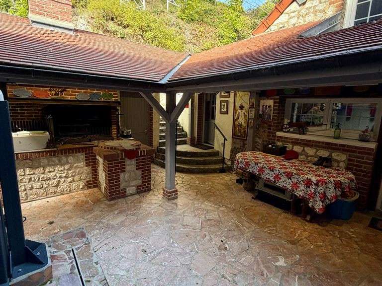 Maison Freneuse - 3 chambres - 231m²