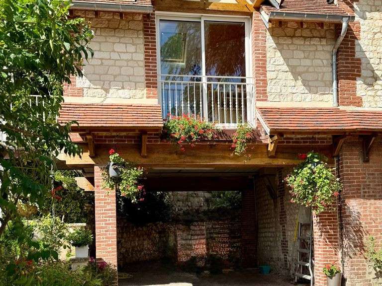 Maison Freneuse - 3 chambres - 231m²