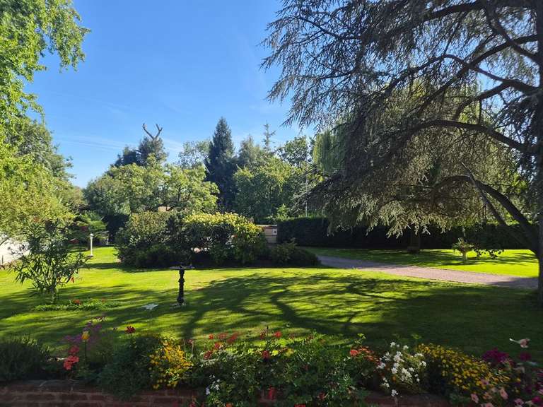 Maison Freneuse - 3 chambres - 231m²