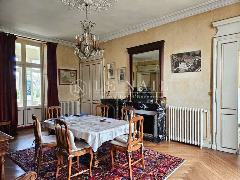 Château Fresnay-sur-Sarthe - 7 chambres - 446m²