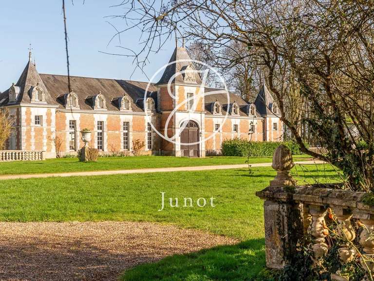 Château Fréteval - 17 chambres - 2800m²