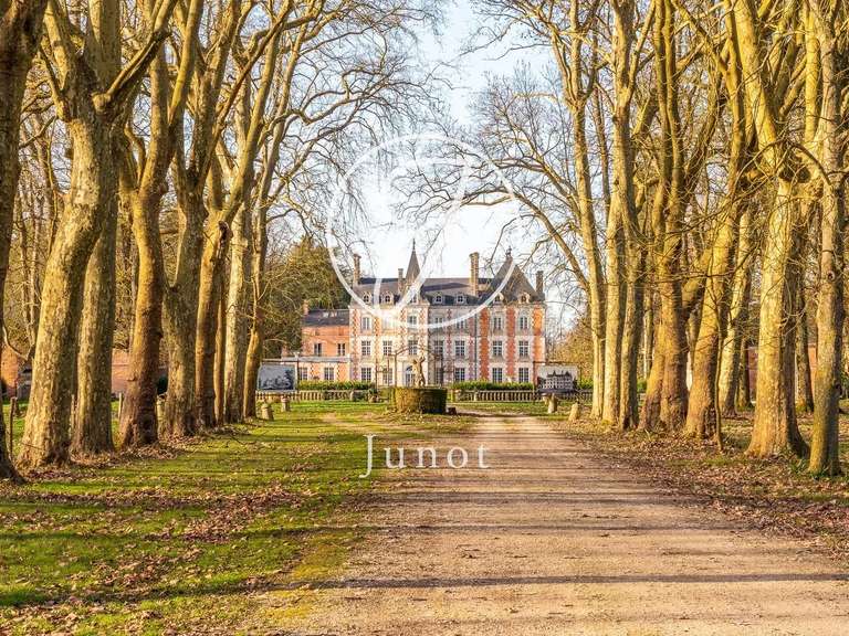 Château Fréteval - 17 chambres - 2800m²