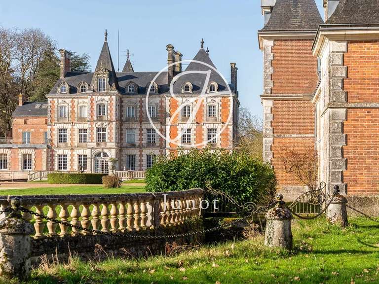 Château Fréteval - 17 chambres - 2800m²