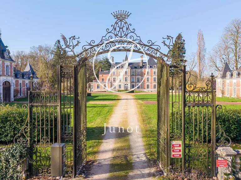 Château Fréteval - 17 chambres - 2800m²