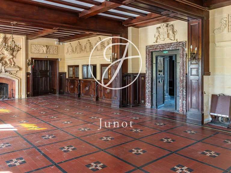 Château Fréteval - 17 chambres - 2800m²