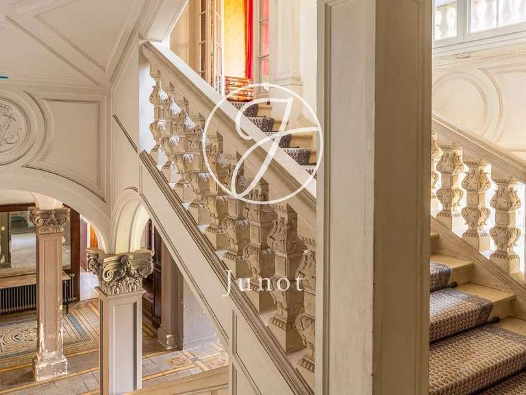 Château Fréteval - 17 chambres - 2800m²