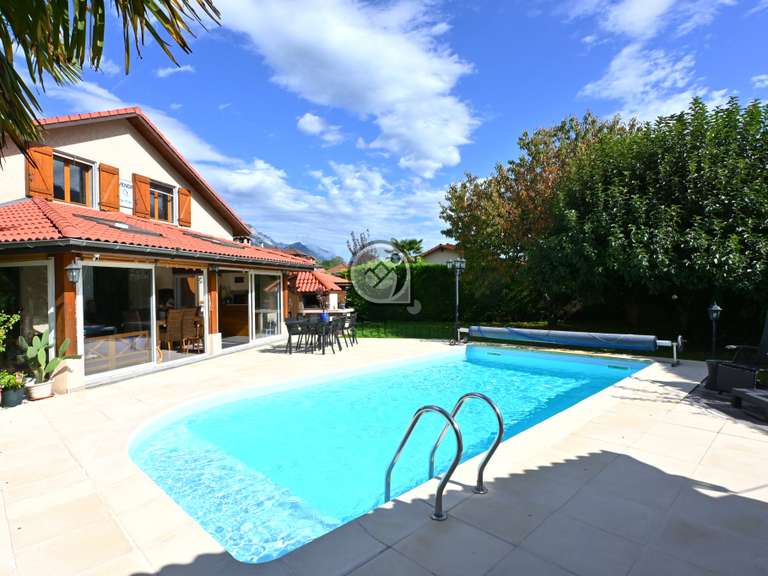 Villa Froges - 4 chambres - 158m²