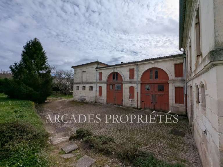 Propriété Fronsac - 327m²