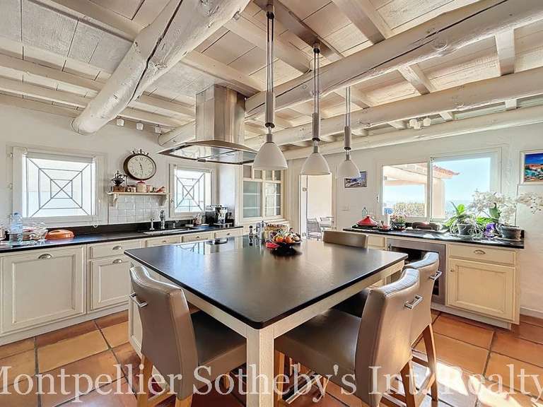 Maison Frontignan - 7 chambres - 230m²