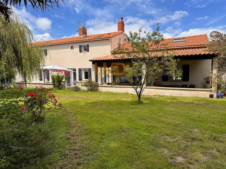 Propriété Frossay - 5 chambres - 220m²