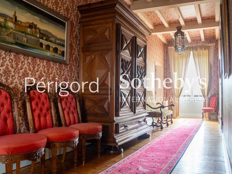 Maison Fumel - 559m²