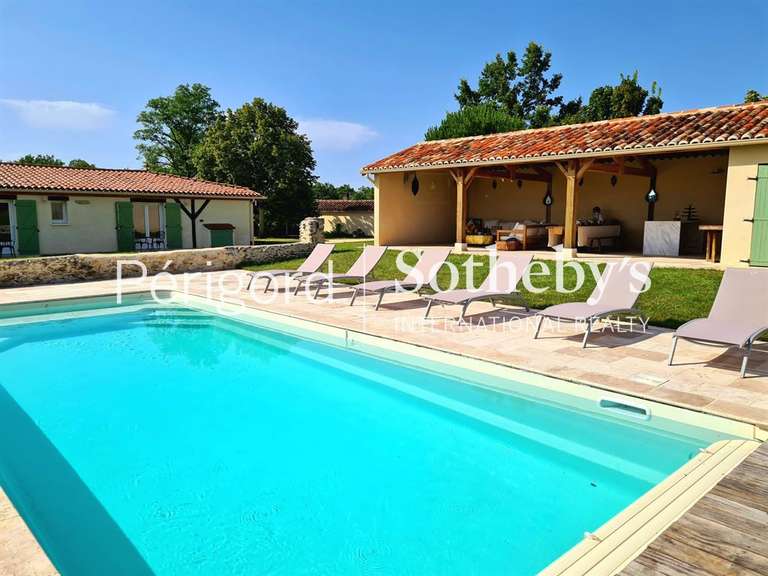 Maison Fumel - 735m²