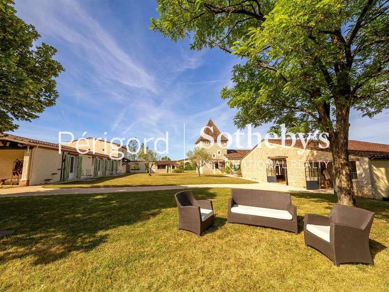 Maison Fumel - 735m²