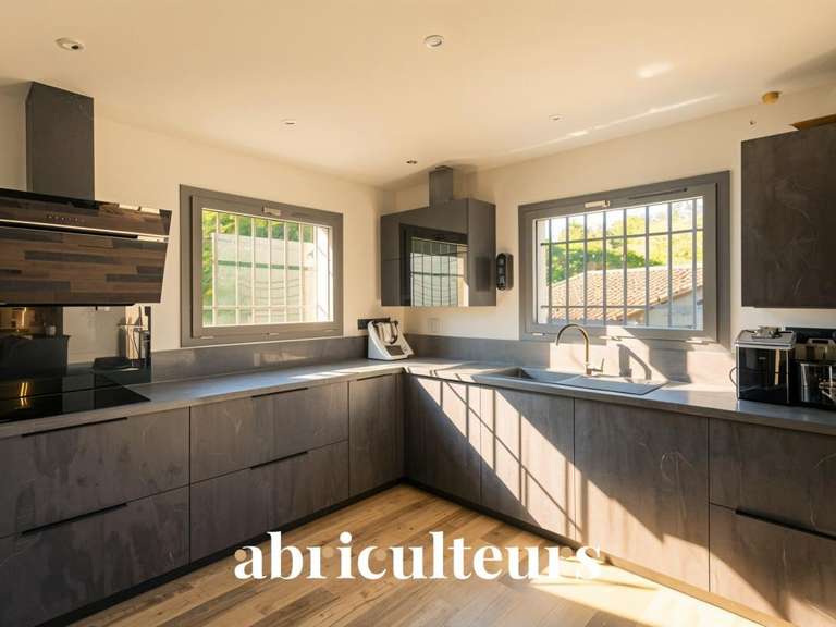 Maison Fuveau - 5 chambres - 248m²